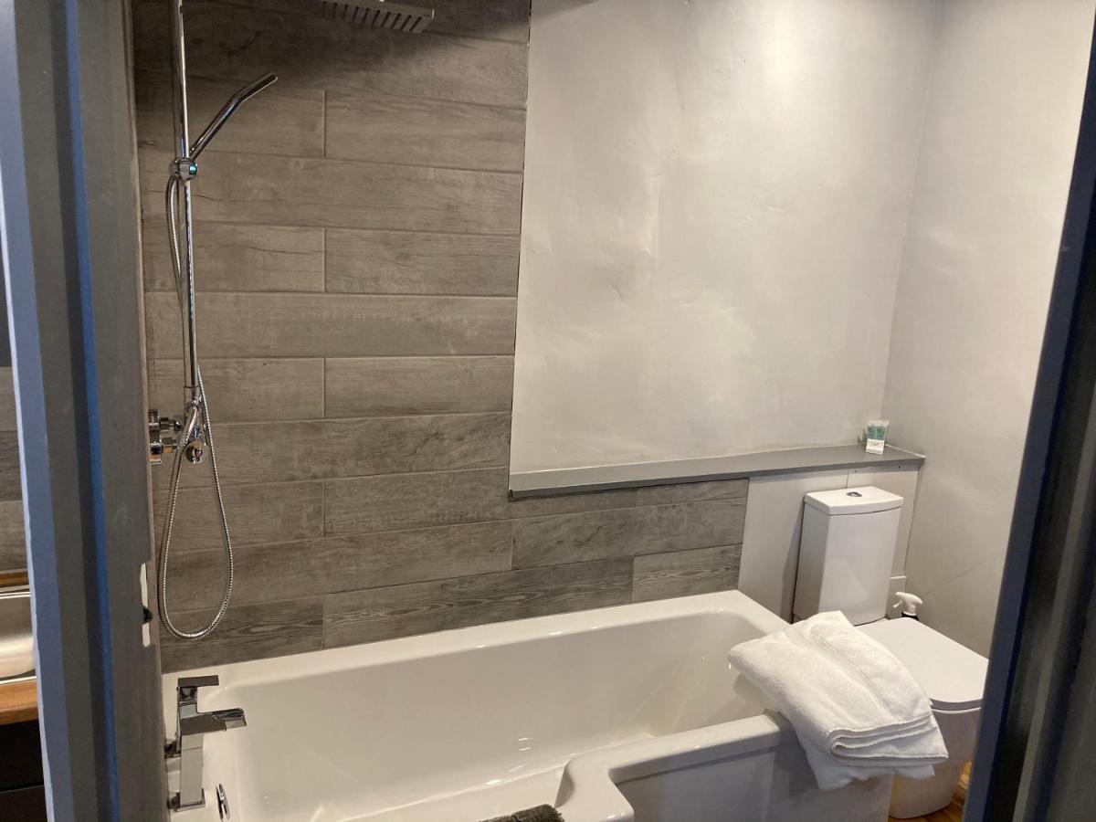 أوكيهامبتن Plymouth Inn المظهر الخارجي الصورة