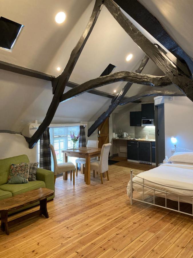 أوكيهامبتن Plymouth Inn المظهر الخارجي الصورة