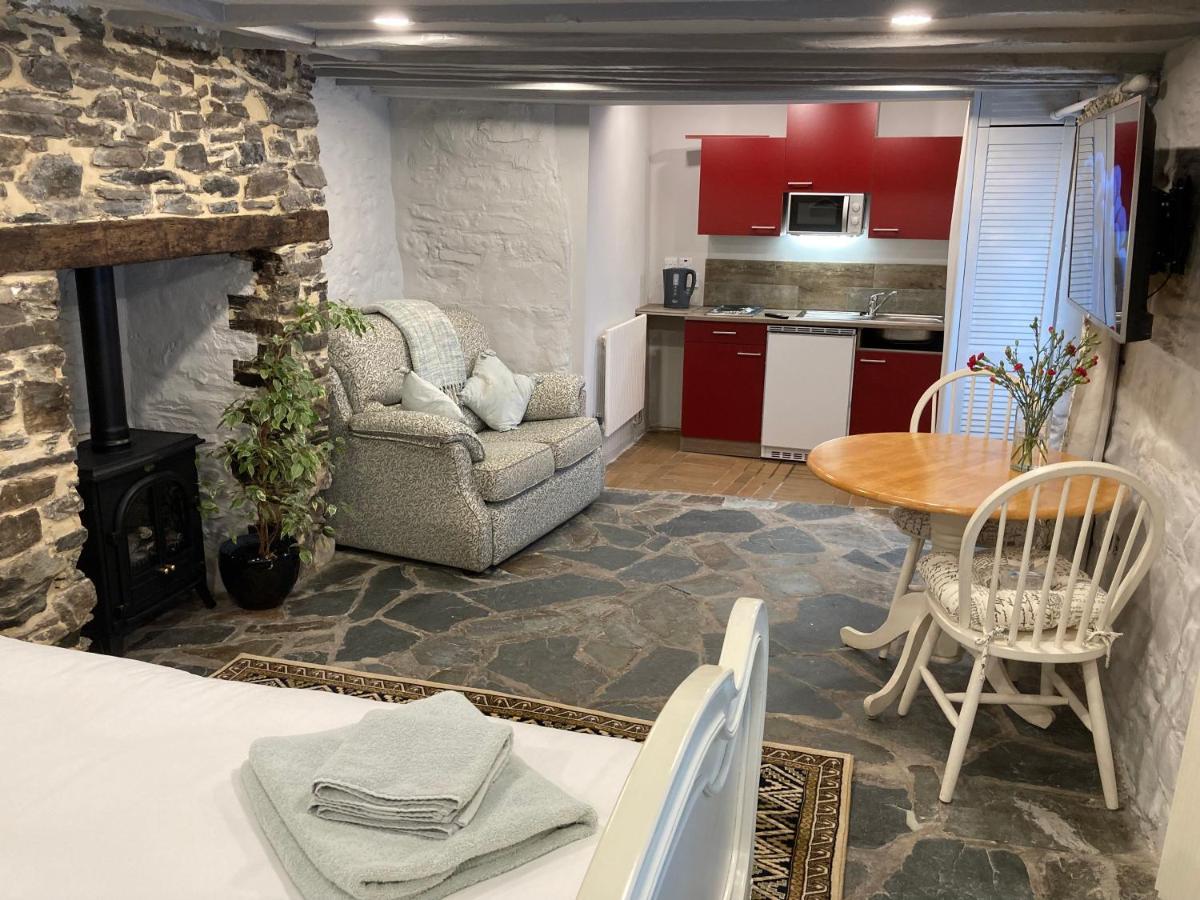 أوكيهامبتن Plymouth Inn المظهر الخارجي الصورة